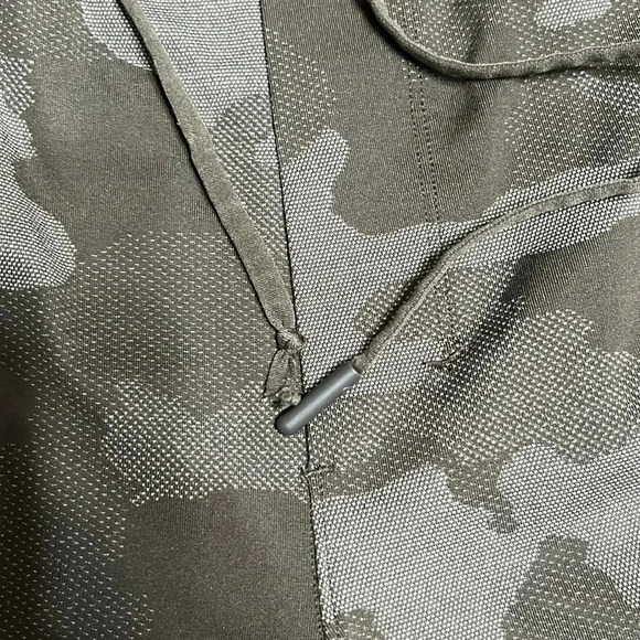 Lululemon men’s short - Picture 7 of 13